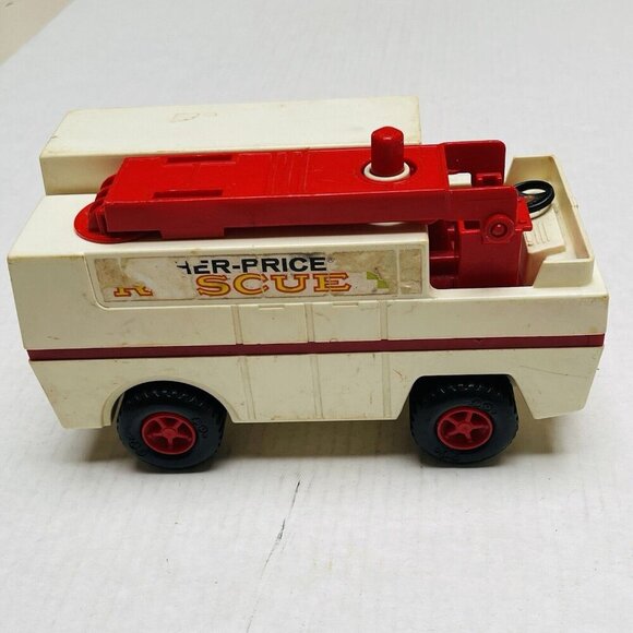 Fisher Price 1974 Adventure People Rescue Ambulance Truck Vintage Collectible - Picture 12 of 12